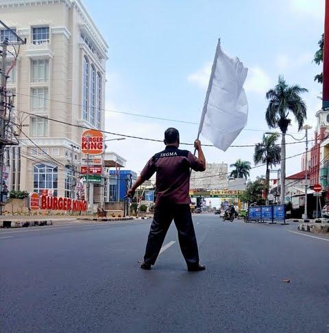 PPKM Diperpanjang, Pengusaha Hotel Kibarkan Bendera Putih "KAMI PASRAH" 