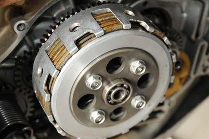 Jangan Sembarang Pasang Pelat Kopling Motor, Biar Kampas tetap Awet!