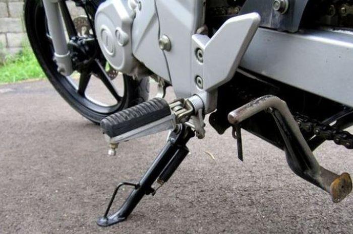 Dampak Mematikan Motor Dengan Standar Samping