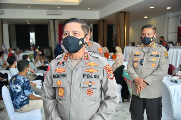 Kapolda Lampung Tinjau Pelaksanaan Vaksinasi Merdeka Siger Lampung di Graha Wangsa