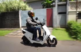 Motor Listrik Honda Pakai Sistem Cas dan Swap Baterai Sekaligus 