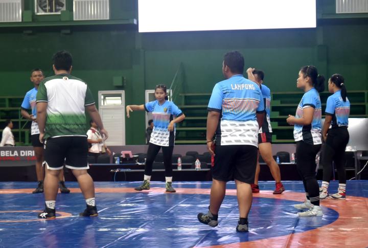 Sudah Coba Matras Pertandingan, Lampung Besok Turunkan Tiga Pegulat Putra 