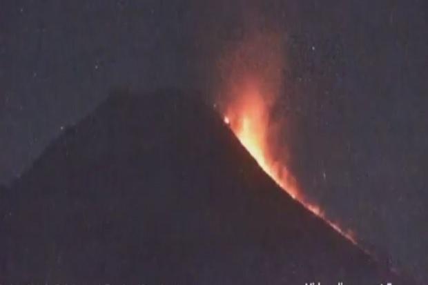 Gunung Merapi Muntahkan Awan Panas Sejauh 3 Kilometer Arah Barat Daya