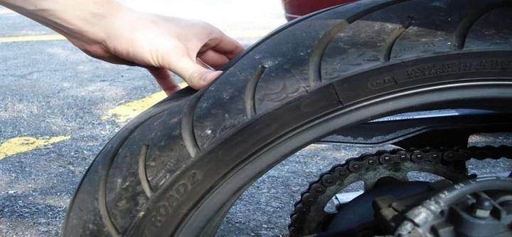 Kenapa Ban Motor Sering Bocor? Ketahui di Sini!   
