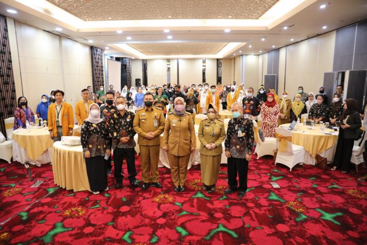 Wagub Chusnunia Chalim Jadi Keynote Speaker dalam Seminar tentang Dampak Perubahan Iklim terhadap Kesehatan Manusia dan Implikasinya bagi Masyarakat
