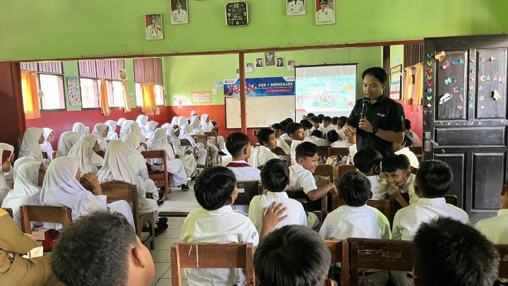 PGN Salurkan Bantuan CSR dan Gelar Sosialisasi Gas Bumi di SDN 1 Pelita Bandar Lampung
