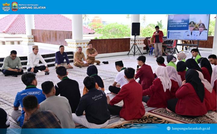 Duduk Lesehan Bahas 7 Tuntutan Mahasiswa: Egi: Kritik Boleh, Demokrasi Harus Dewasa