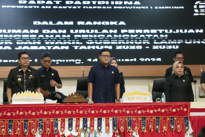 Pj. Sekdaprov Fredy SM Hadiri Rapat Paripurna Usulan Persetujuan Pengesahan Pengangkatan Rahmat Mirzani Djausal dan Jihan Nurlela sebagai Gubernur dan Wakil Gubernur Lampung Masa Jabatan 2025-2030