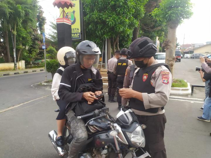 Polda Lampung Perketat Pengamanan Pasca Bom Bunuh Diri di BandungÂ 