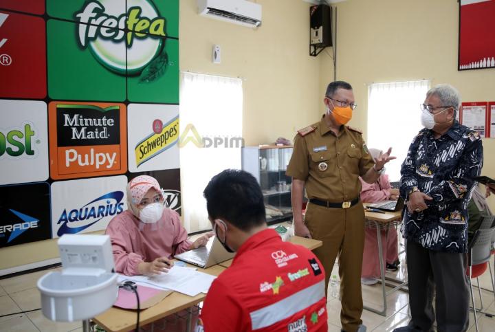 Gubernur Arinal Apresiasi Pelaksanaan Vaksinasi Covid-19 Gotong Royong oleh Coca Cola Europacific Partners Indonesia Lampung