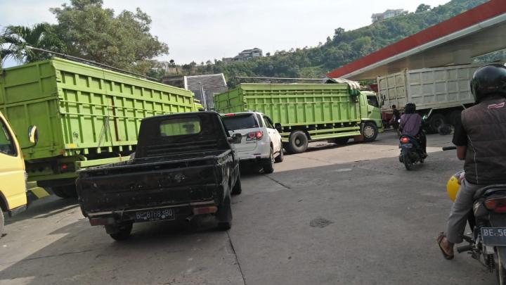 Derita Solar Langka dan Sulit Didapat, Nasib Supir di Lampung Makin Tercekik