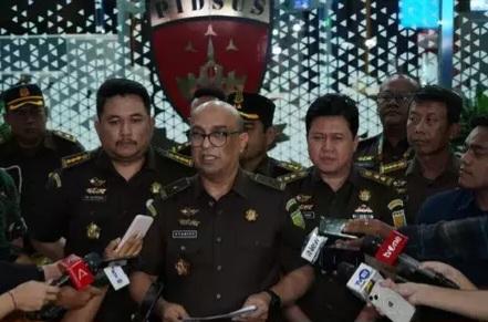 Tiga Eks Pimpinan BGN Jadi Tersangka, Kejagung Gencarkan Penggeledahan