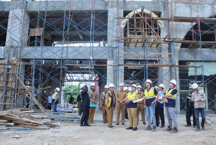 Pj Gubernur Lampung Tinjau Pembanguan Masjid Al Bakrie 