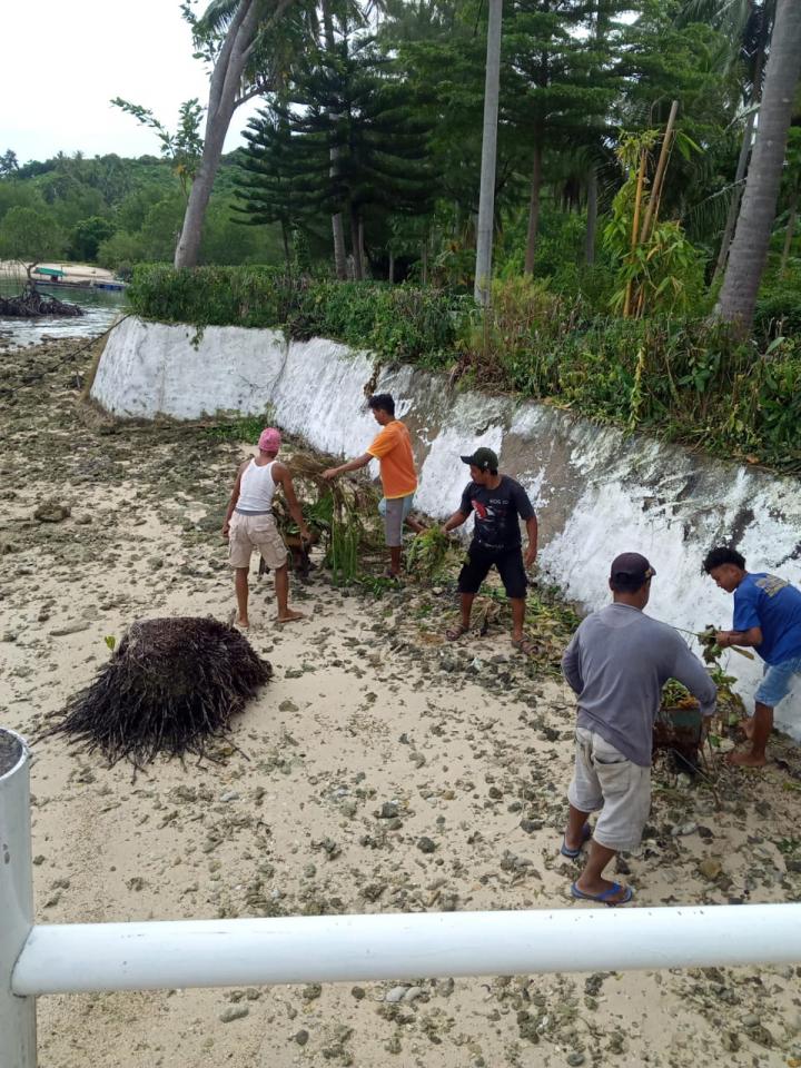 Pemerintah Kabupaten Pesawaran dan Pengelola Tempat Wisata Lakukan Bersih Bersih Pantai