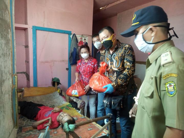 Ringankan Beban Warga, PSMTI Kembali Berbagi Kasih Berikan Paket Sembako