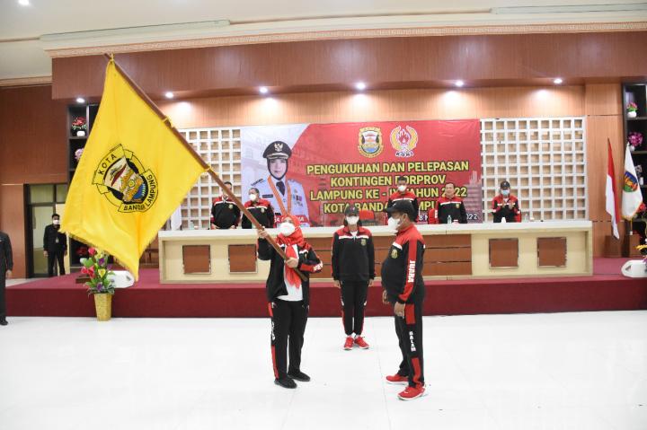 Siap Berlaga di Ajang Porprov, Ratusan Atlet Dilepas Walikota Bandar Lampung 