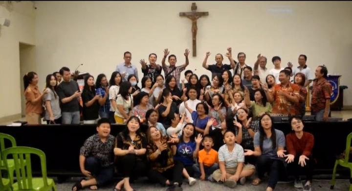 Praise and Worship PDPKK St. Lucia Paroki Katedral Tanjungkarang Bersama RD Bagas Brahmanthio Lic. C. I. C