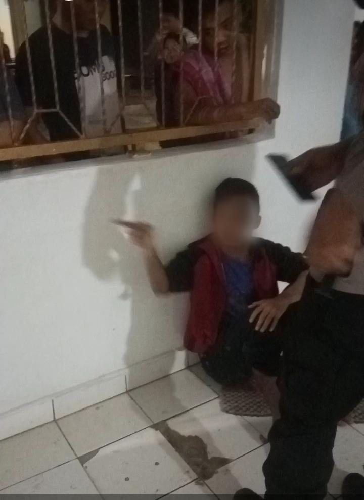 Terpergok Curi Kotak Amal Masjid, Pelaku Di Hajar Massa