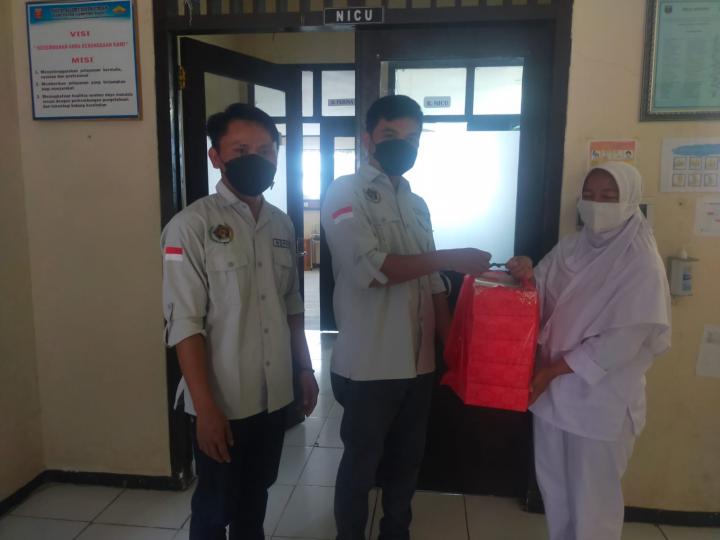 PWI Lambar Berbagi Di RSUD-AM Alimudin Umar