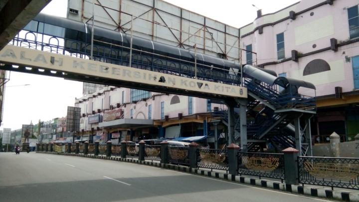 Jembatan Penyebrangan Orang di Depan Mal Ramayana, Bandar Lampung, Butuh Sentuhan Pemerintah