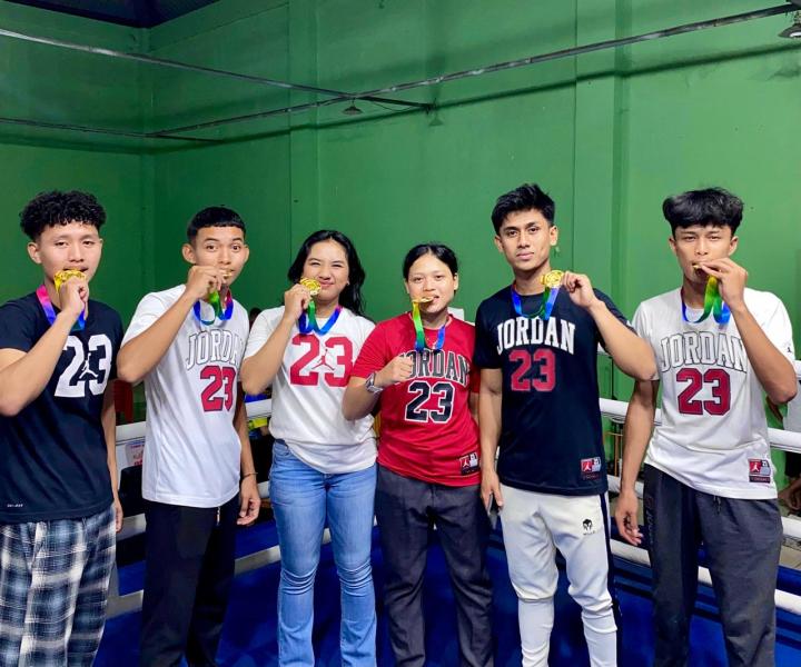6 Mahasiswa UBL Raih 6 Medali di Kejuaraan Tinju Amatir Piala Gubernur Open 2024  