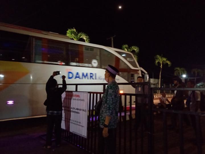 Kloter Pertama Jamaah Haji Tahun 2022 Provinsi Lampung Resmi Diberangkatkan 
