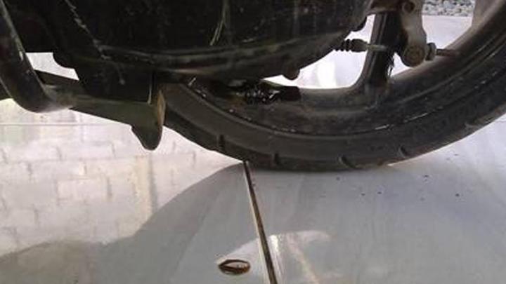 Cara Mengatasi Oli Bocor Pada Kendaraan Motor 
