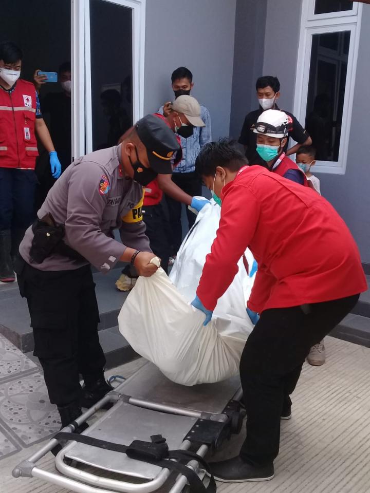 Geger! Lagi Mancing Ditemukan Mayat Laki-Laki Mengapung di Sungai