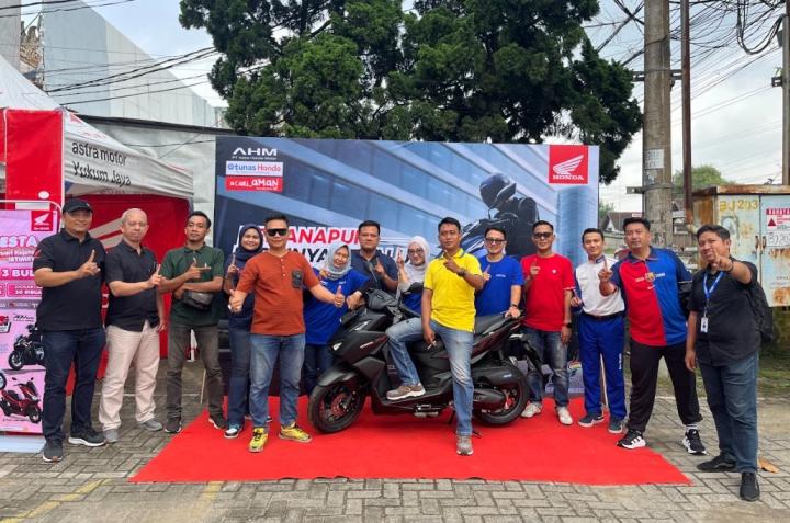 Edukasi Safety Riding untuk Karyawan Adira Finance Bandar Jaya   