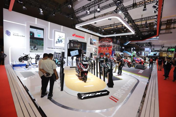 New Honda PCX160 Jadi Idola Konsumen IIMS 2025   