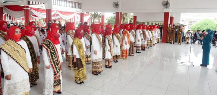 Bunda Winarni Lantik 41 Ketua Tim Penggerak PKK Desa Sesi Pertama