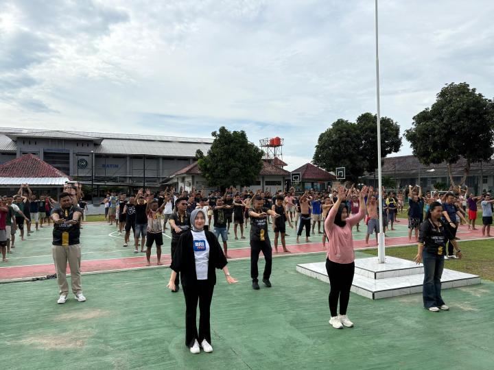 Lapas Narkotika Bandar Lampung dan BRI Tanjung Karang Pererat Sinergi Lewat Senam Bersama