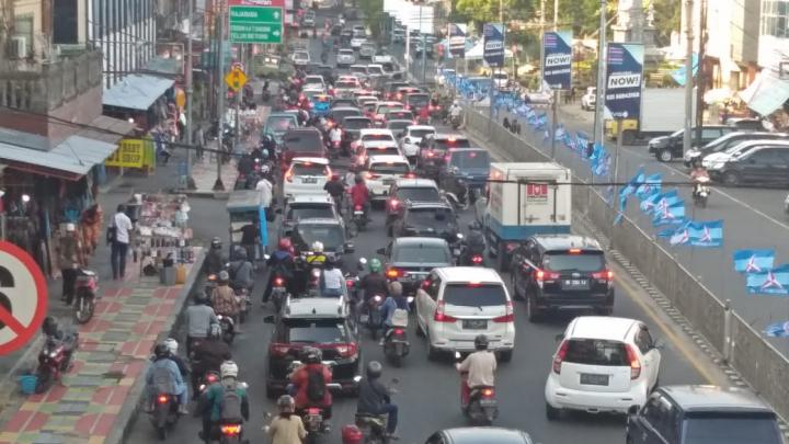 Begini Kondisi Arus Lalu Lintas Sore Hari di Jalan KartiniÂ 