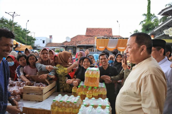 Pemerintah Provinsi Lampung Melalui Dinas Perindustrian dan Perdagangan Menggelar Kegiatan Pasar Murah Dalam Rangka HBKN di Kabupaten Lampung Utara