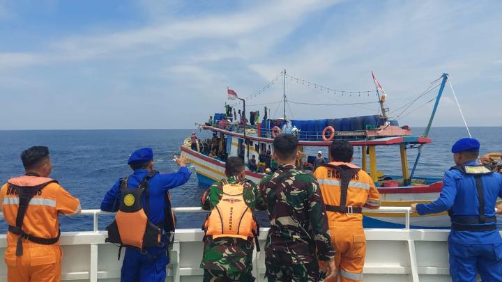 8 ABK Hilang Belum Ditemukan, Basarnas Lampung Sisir Perairan Anak Krakatau