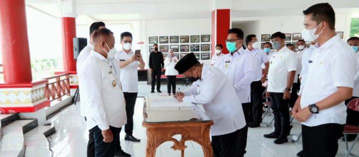 Komitmen Anti Korupsi, Seluruh Kepala OPD Pemkab Lampung Selatan Tandatangani Pakta Integritas