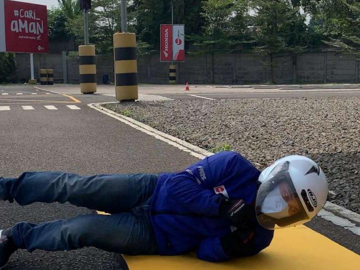 Teknik Aman Jika Terjatuh dari Sepeda Motor