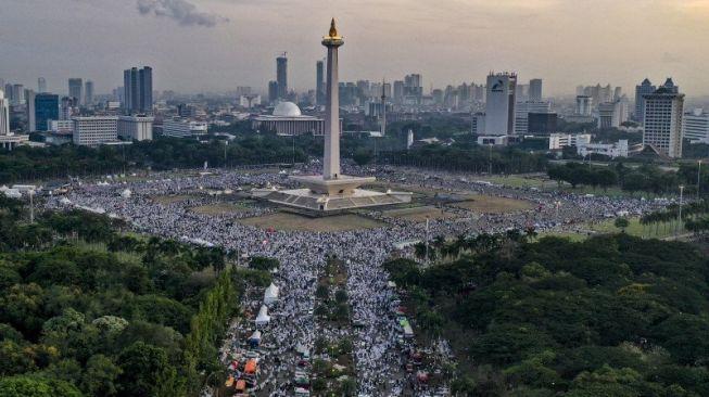 Mengulas Jejak Kontroversi PA 212: Dari Tolakan Miyabi Hingga Kontroversi dengan Coldplay 