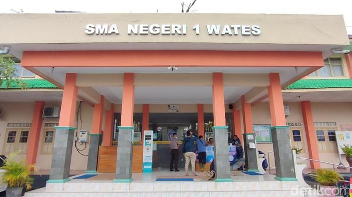 Pertanyakan Pengadaan Seragam di SMAN 1 Wates, Wali Murid Diduga Disekap dan di Intimidasi di Kantor Satpol PP Kulon Progo