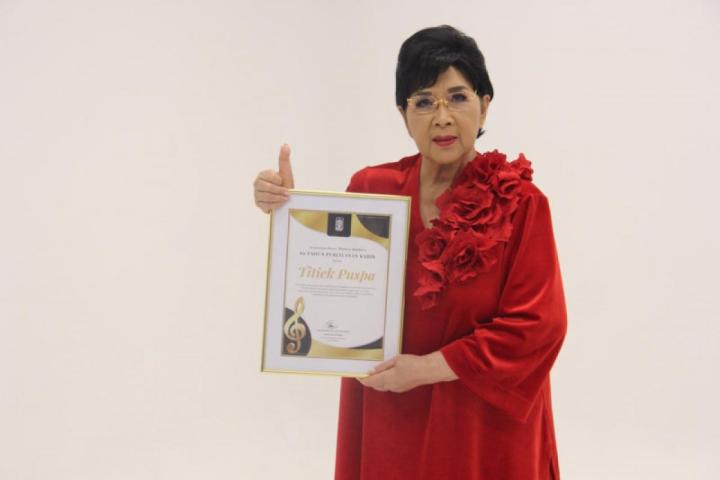 Sampaikan Bela Sungkawa, Presiden Kenang Titiek Puspa Sebagai Musisi yang Telah Berkontribusi Besar bagi Negara