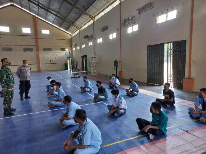 Selain Pembekalan Bela Negara, Koramil 19 Borobudur Beri Arahan Kepada Siswa SMK
