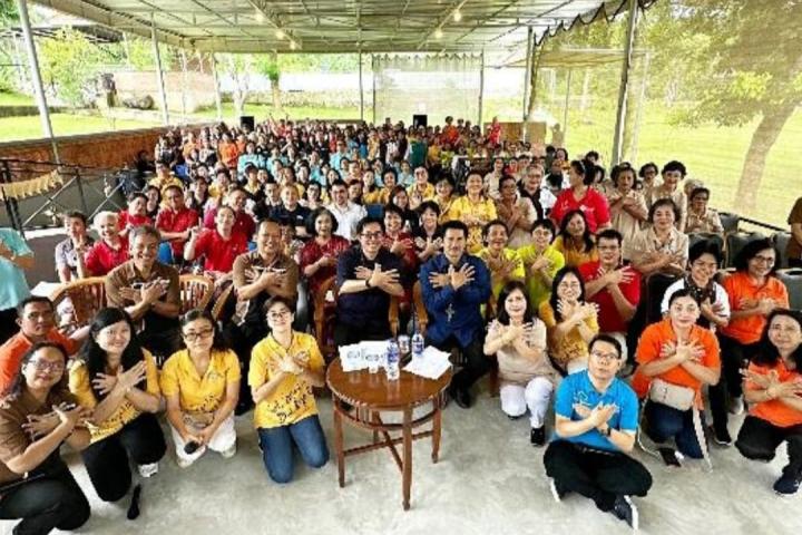 Komunitas Tritunggal Mahakudus Distrik Lampung Gelar Praise and Worship dan Peringati Ulang Tahun ke 38 