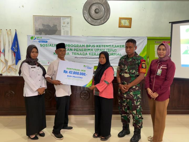 BPJS Ketenagakerjaan Lampung Tengah Sosialisasikan Program dan Serahkan Santunan Di Kampung Rengas   