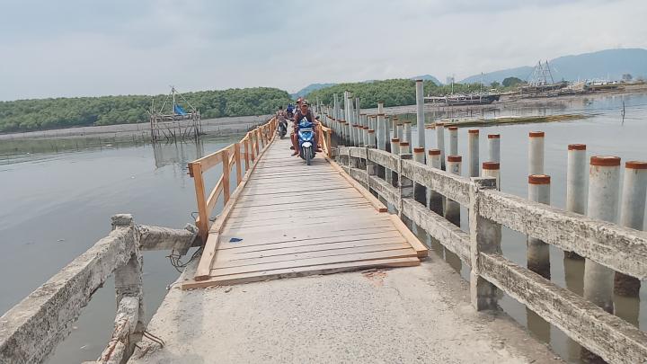 Begini Penampakan Jembatan Darurat di Pulau Pasaran 