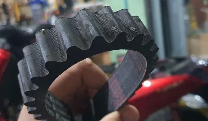 Begini Cara Deteksi V-Belt Skutik Mulai Rusak, Jangan Tunggu Putus Duluan!