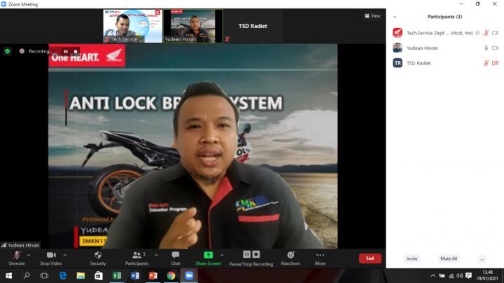 Kontes Kreativitas Mengajar Online Guru SMK Binaan Honda Regional Lampung 2021