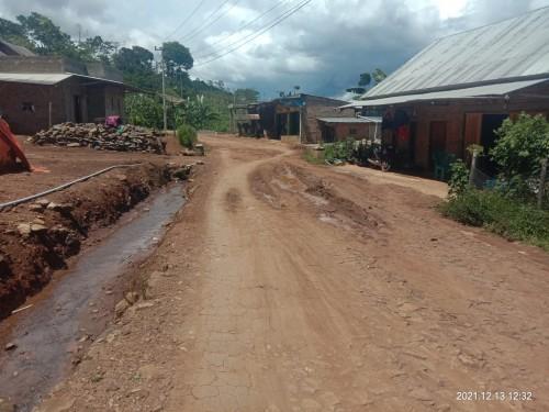 Jalan Antar Pekon Lambar Rusak, Pemerintah Tak Kunjung Perbaiki, Warga: Sangat Membahayakan Keselamatan!