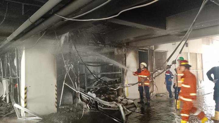 Gudang Penyimpanan Barang di Area Lampung City Mall KebakaranÂ 