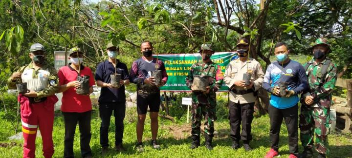 Demi Ikut Melestarikan Lingkungan, Rela Gowes 22 KM Guna Tanam 600 pohon di Watu Nganten