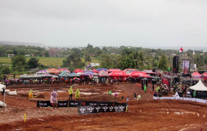 Kejuaraan Motorcross Sukses Digelar Di Sirkuit Way Ragom Lamsel, Berikut Daftar Pemenangnya 